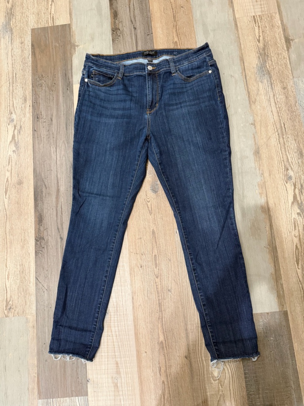 Judy Blue Mid-rise Skinny Jean